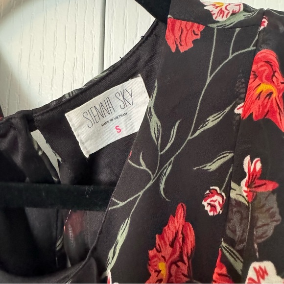 Floral Mini Dress - Picture 3 of 5